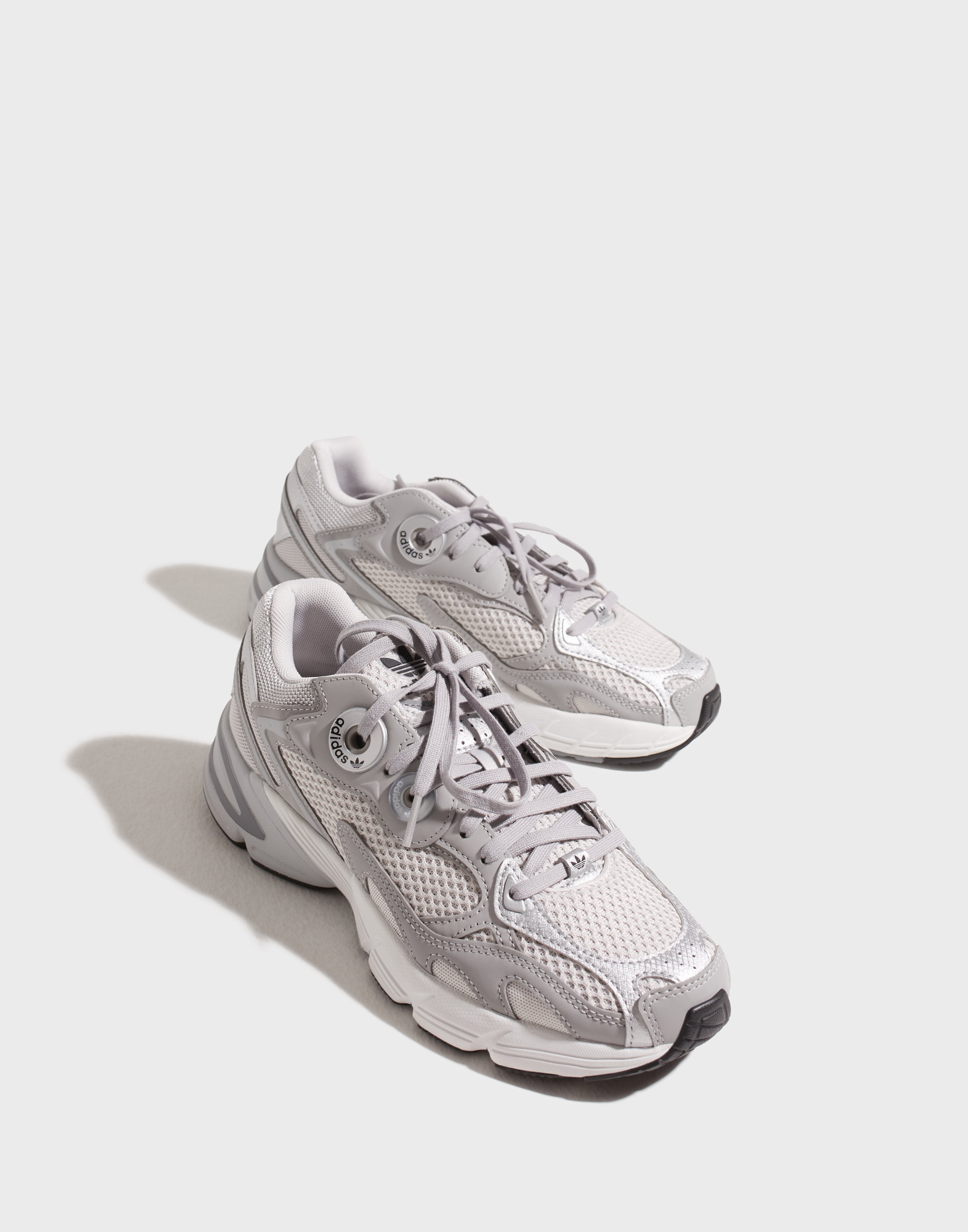 adidas Astir W