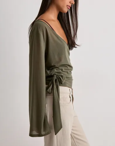 Nelly Open Back Wrap Top toppar dam – bild 2