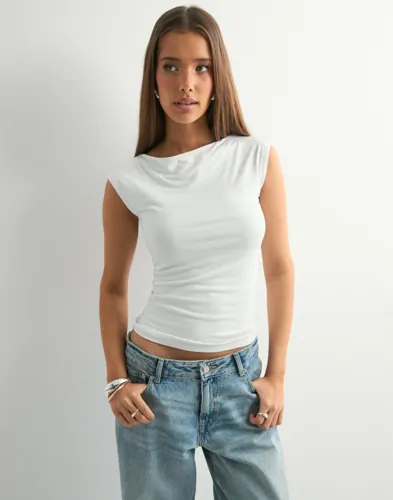 Nelly - Hvid - Perfect Soft Top