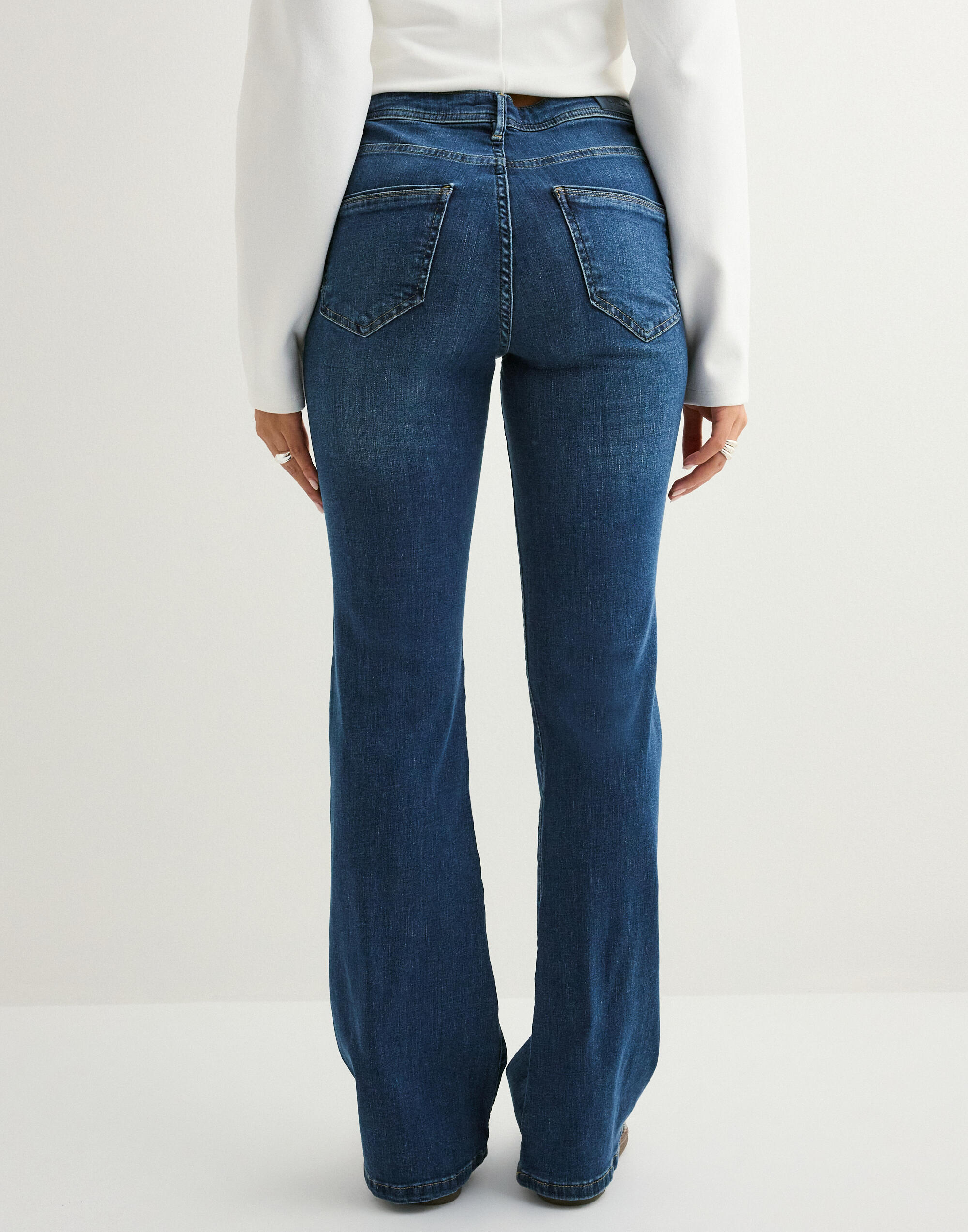Buy Only ONLWAUW HW FLARED DNM TAI540 - Dark Blue Denim | Nelly.com