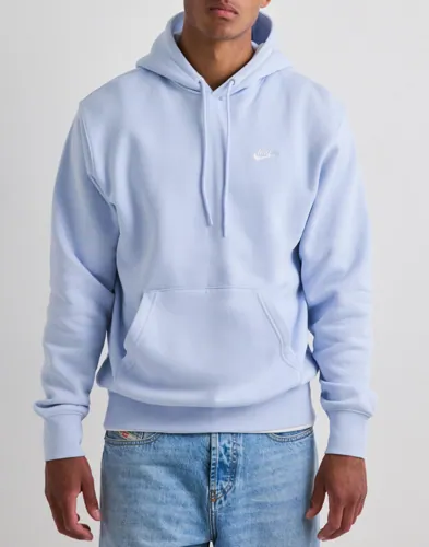Blå hoodie från Nike med broderad logga och magficka framtill
