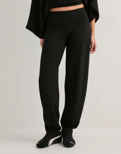 Nelly - Sort - Luxury Volume Pants