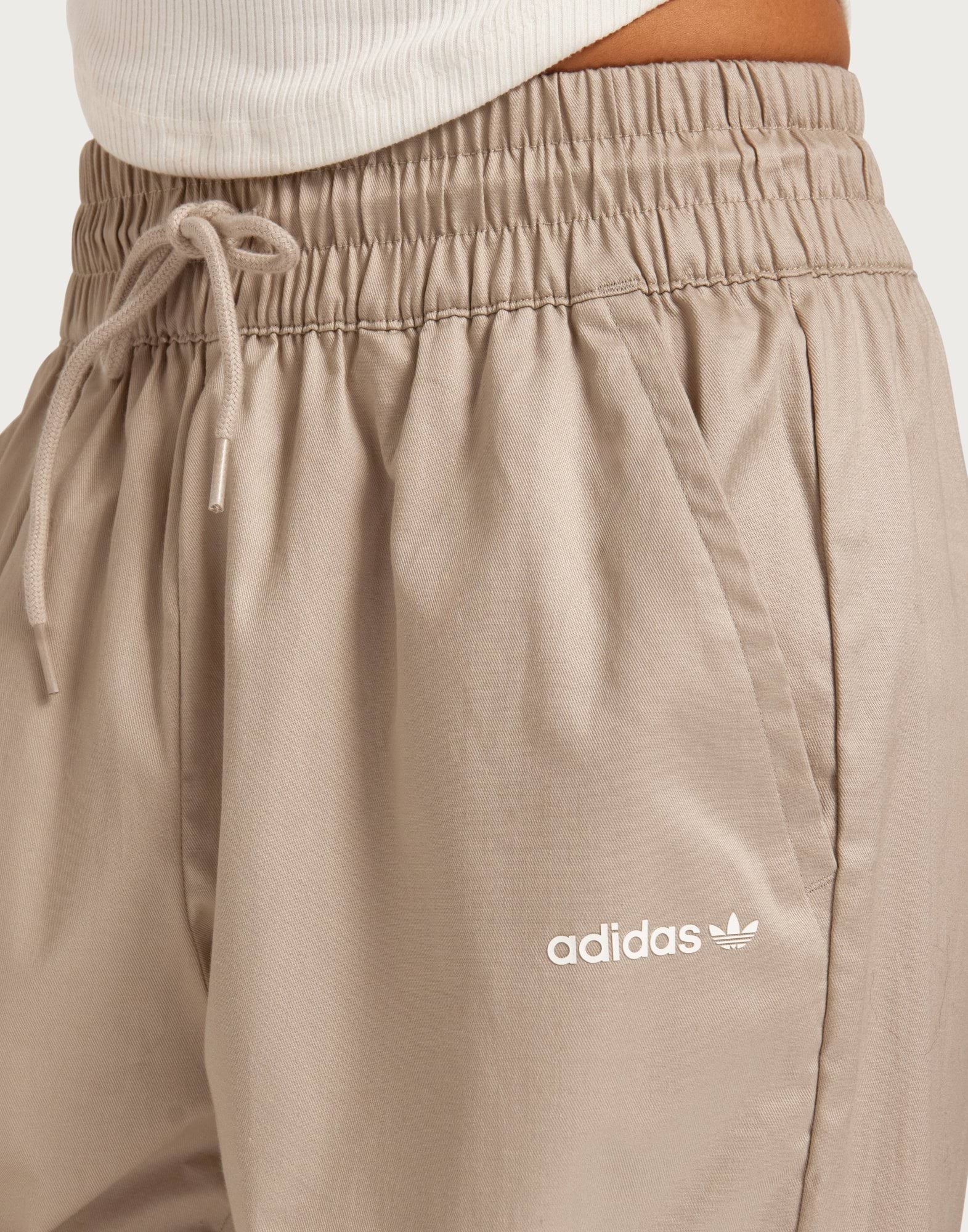 Kjøp Adidas Originals CARGO PANTS - Beige | Nelly.com