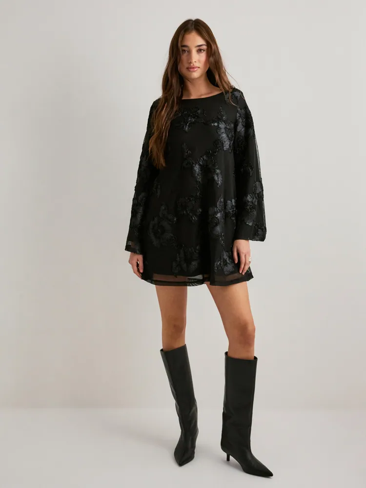 Buy Gina Tricot Wide flowy mini dress - Black | Nelly.com