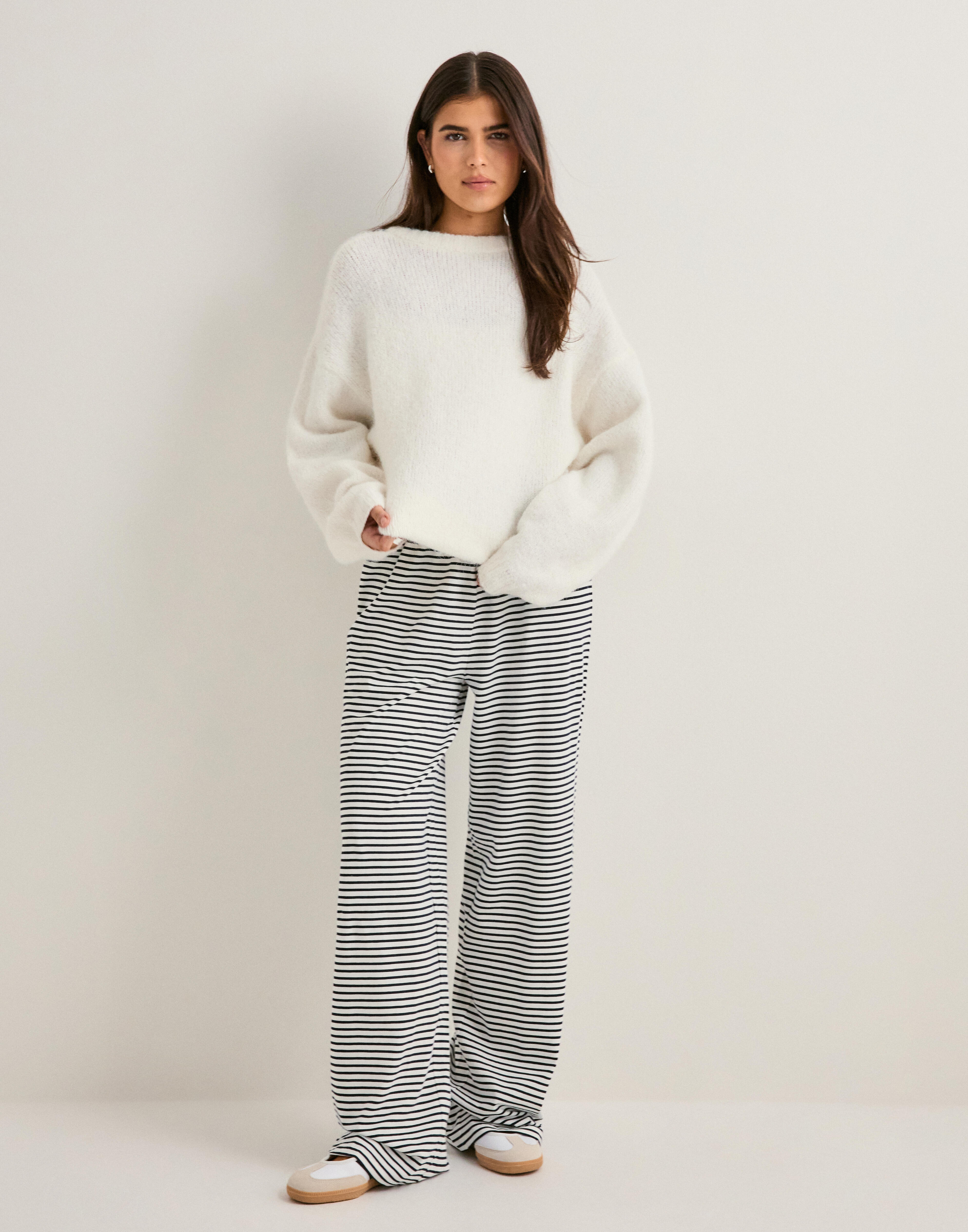 Buy Only ONLKISS LIFE LOOSE PANT CC JRS NOOS - 4CHU | Nelly.com