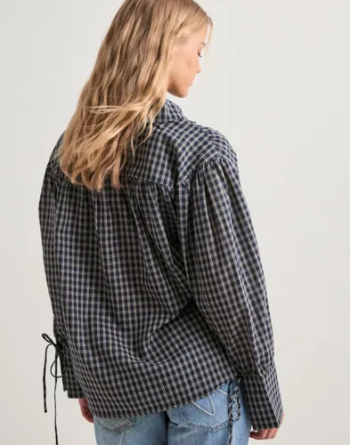 PIECES Pcjune Ls Pleated Detail Shirt Wvnd skjortor dam – bild 3