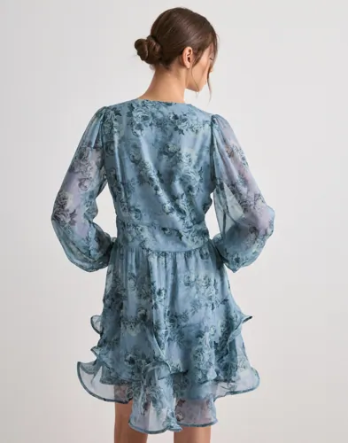 NEO NOIR Mabella Crepe Print Dress sommarklänningar dam – bild 3