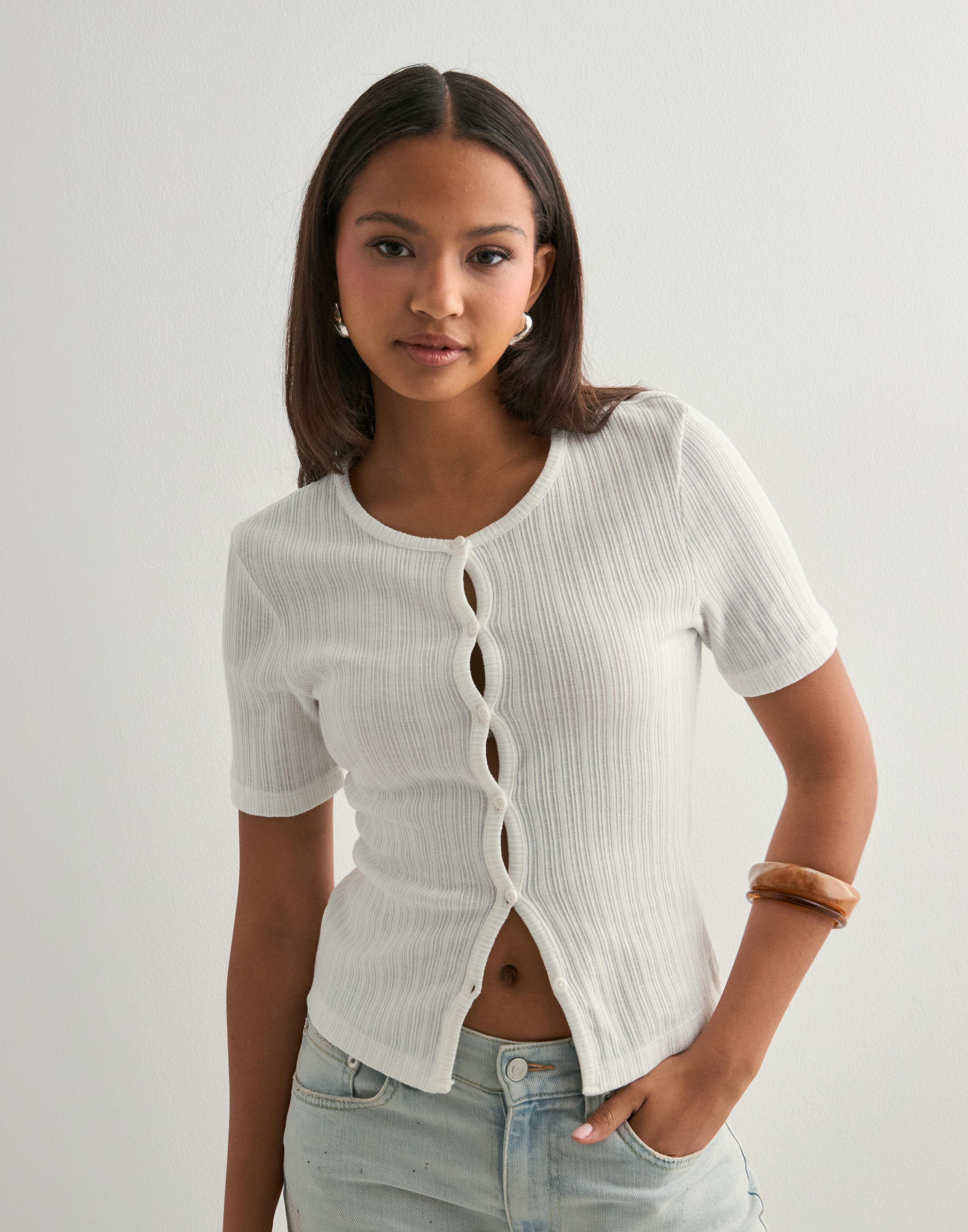 Sajuni Short Sleeve Cardigan in White main image 1