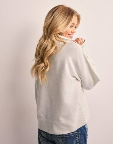 Kjøp Nelly Loose Polo Knit Sweater - Offwhite | Nelly.com