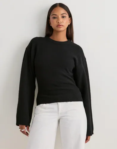 Nelly - Sort - Tight Waist Knit Sweater