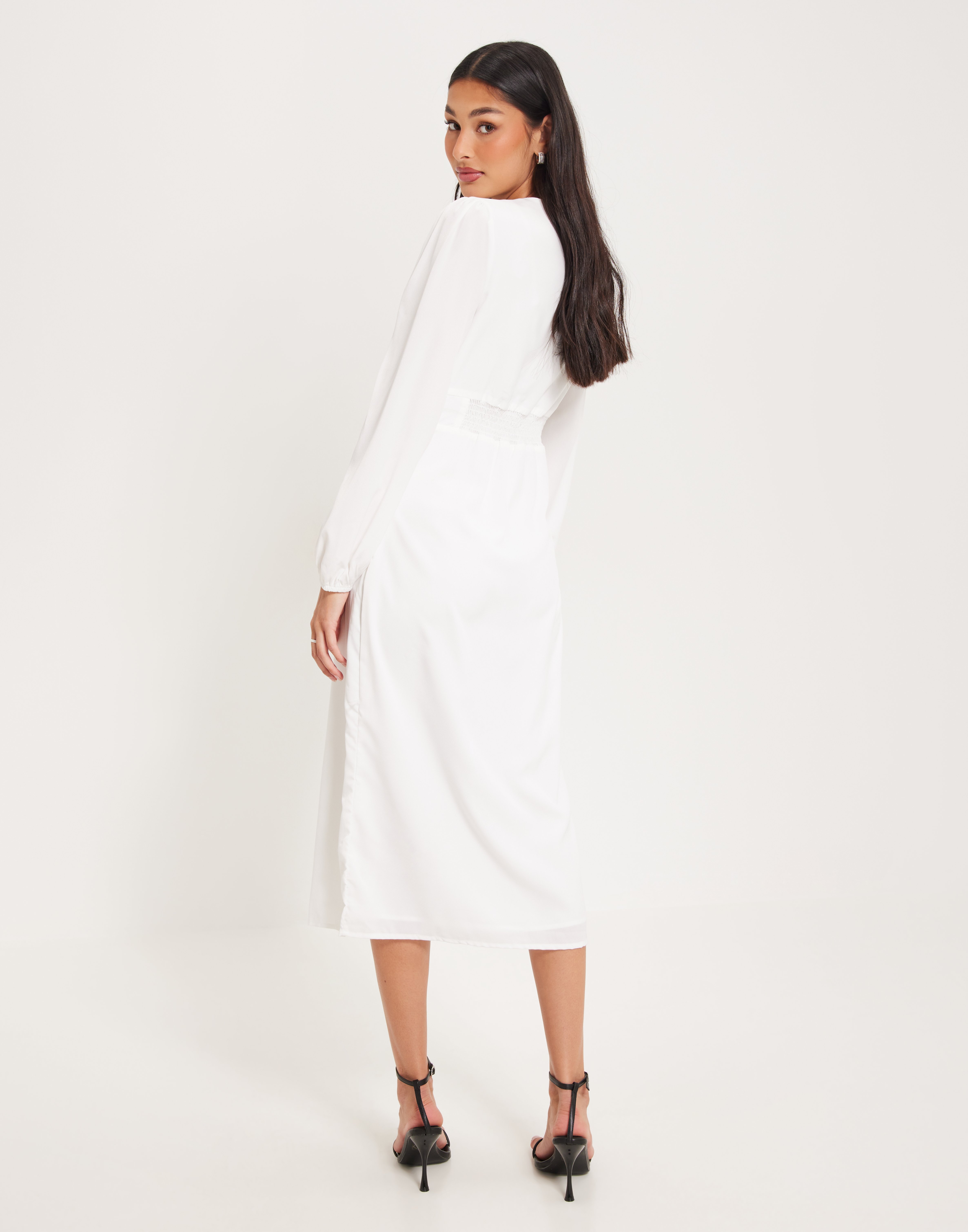 PIECES Damen Strickkleid, MIDI-Länge, Langärmlig, V-Ausschnitt – Aus Recyceltem Polyester & Viskose, Bequem