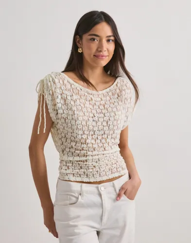Nelly - Hvid - Wonderful Lace Shoulder Top