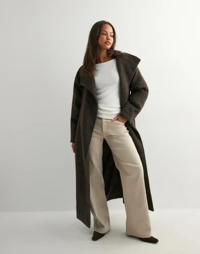 Nelly - Brun - High Collar Belted Coat