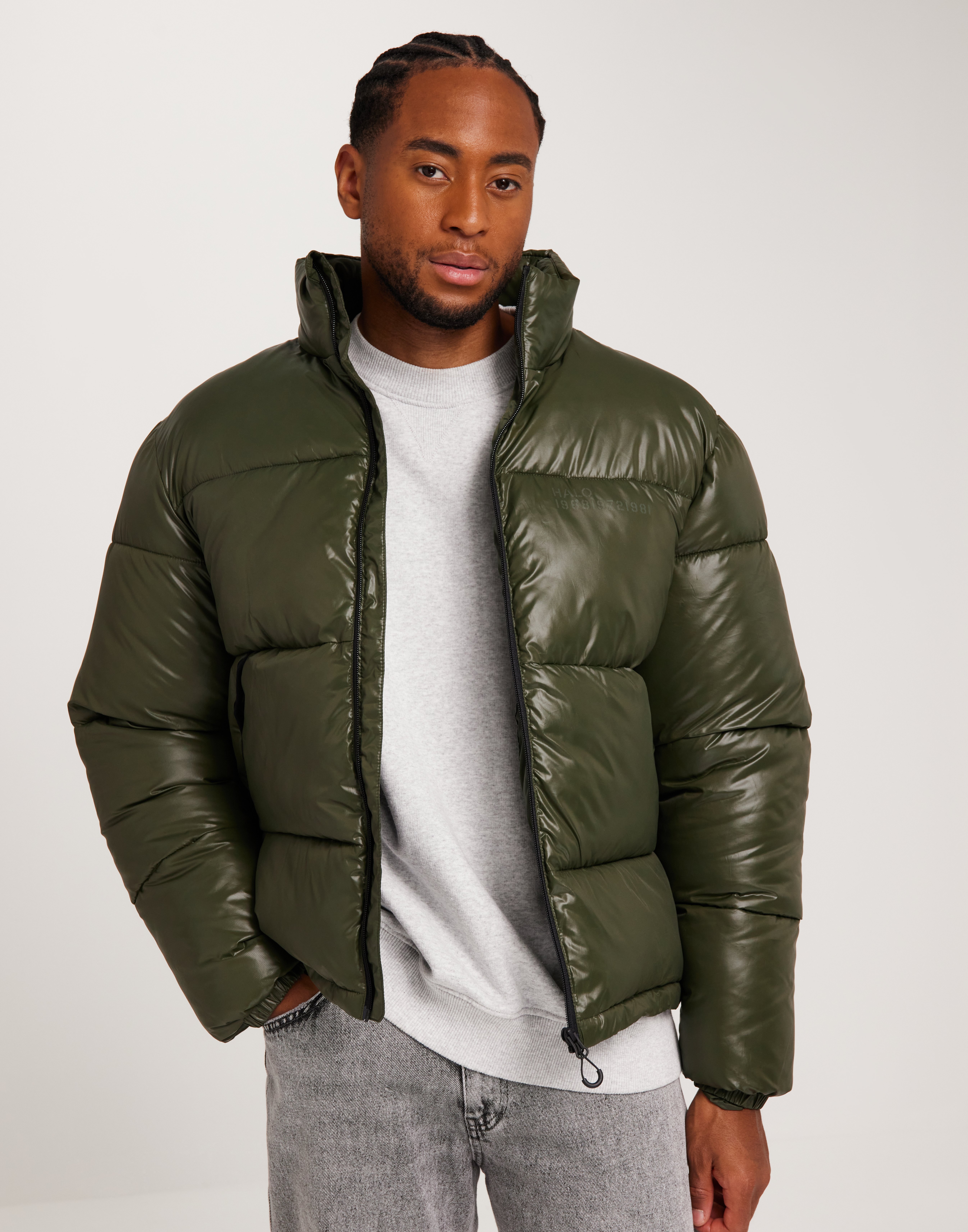 Buy Levi's LAUREL SHORT PUFFER MARTINI OL - Green | NLYMAN