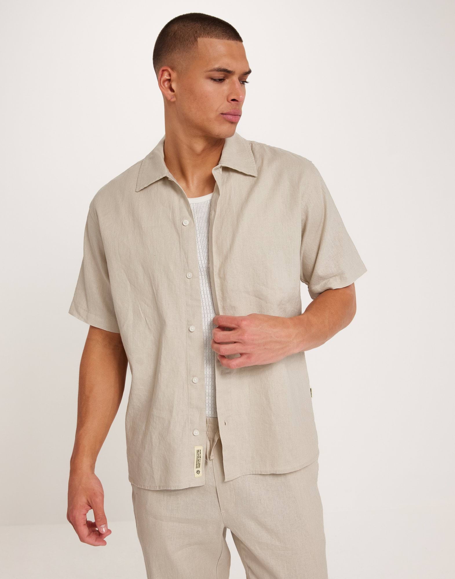 WBBanks Linen Shirt