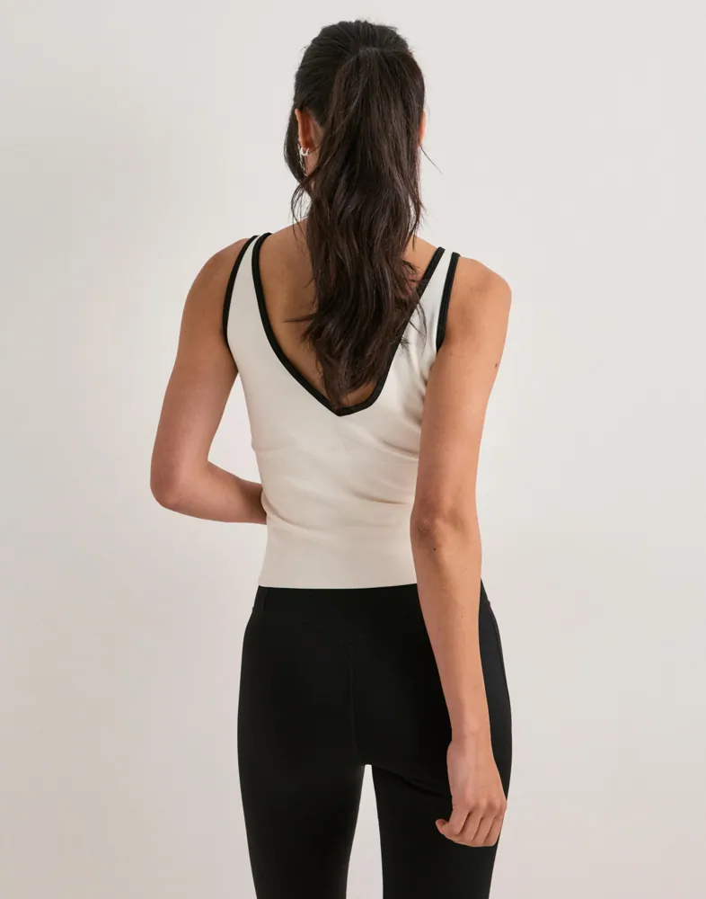 Aimn Shape Seamless Deep Cut Single toppar & linnen dam – bild 3