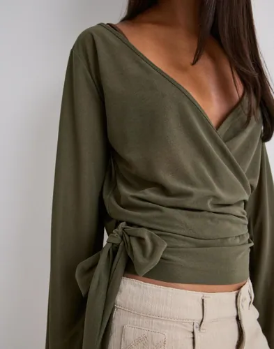 Nelly Open Back Wrap Top toppar dam – bild 3