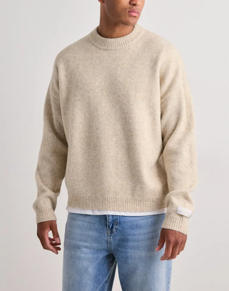 Que Sera Sera Graham Solid Knit Stickade tröjor herr – bild 2