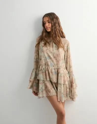 Vero Moda - Blomstret - Vmstarry Ls Ruffle Mini Dress Exp