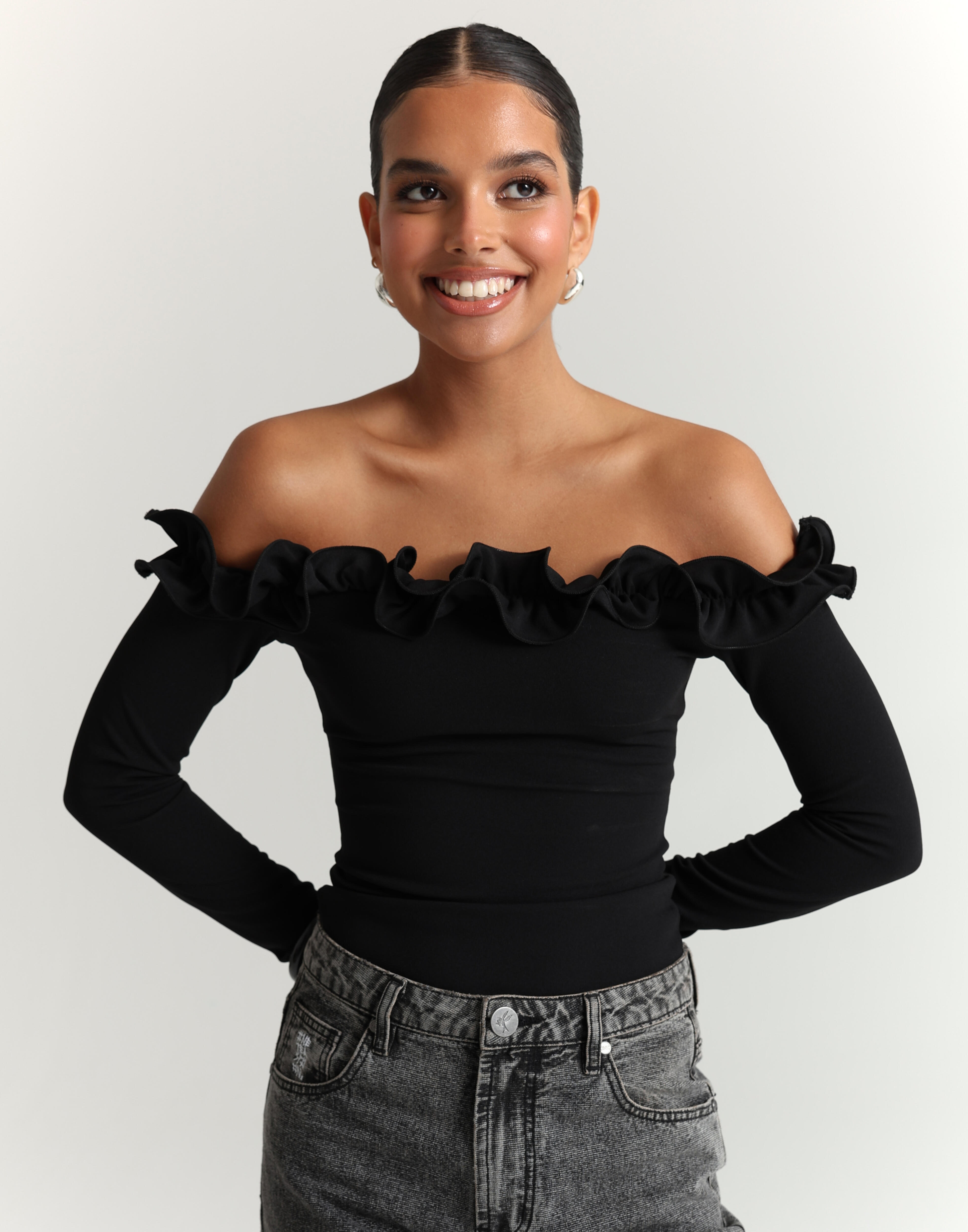Buy Nelly Off Shoulder Slit Top - Black | Nelly.com