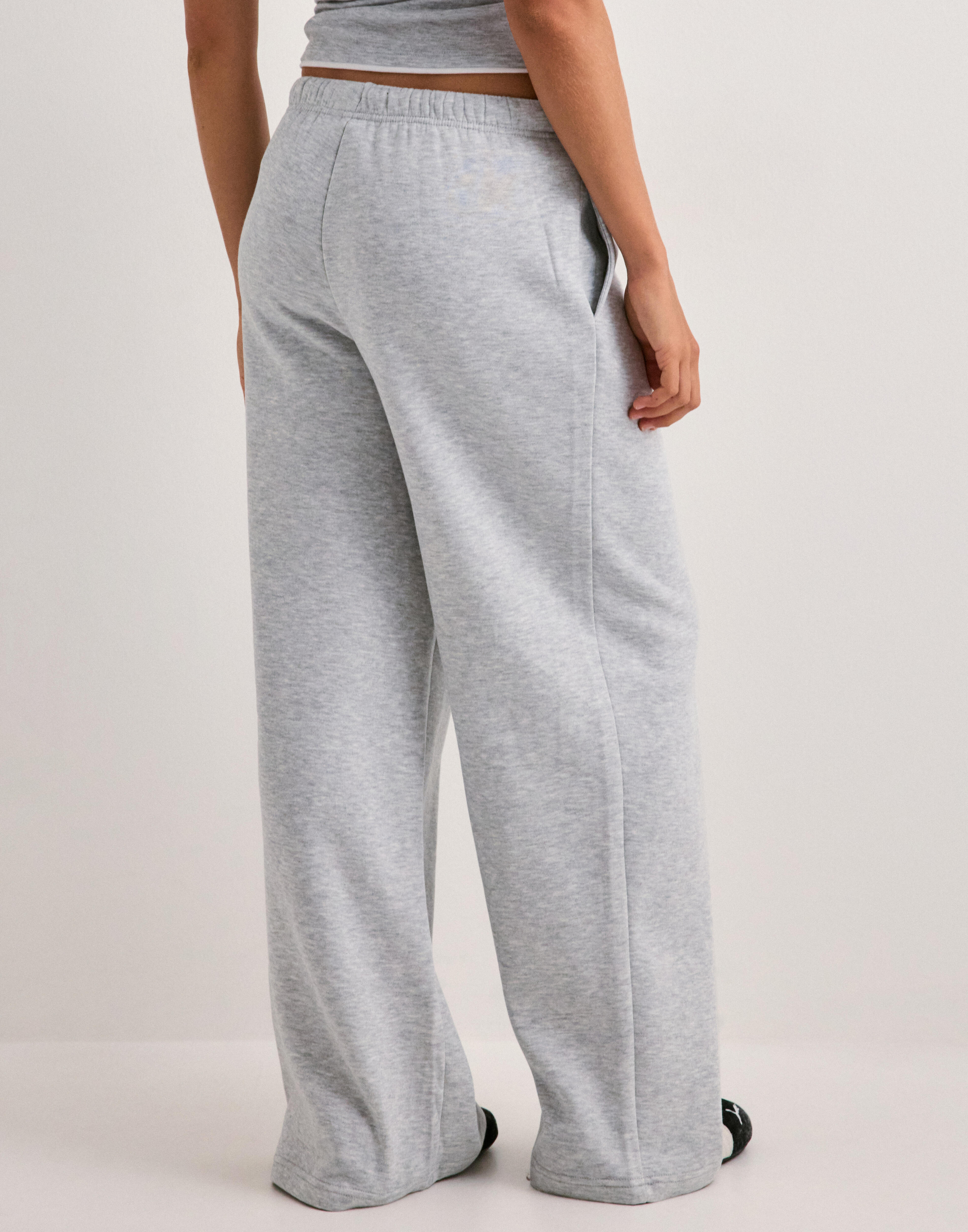 Pieces pcchilli hw new wide swt pants noos i — byxor med fickor från Nelly