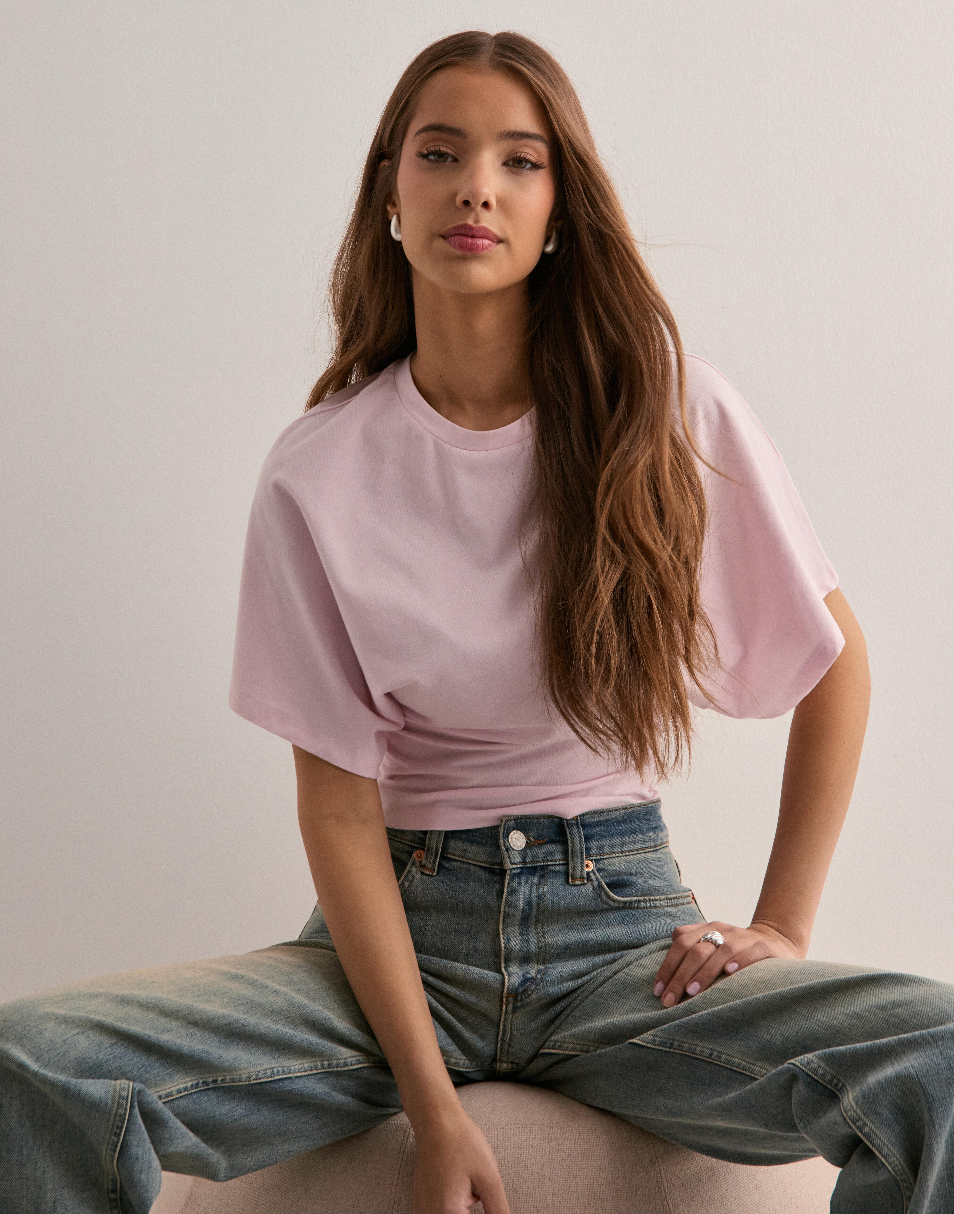 Round neck wide sleeve tee