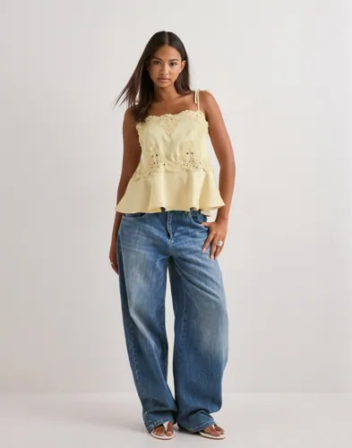 NEO NOIR Kaela Heavy Sateen Lace Top toppar dam – bild 2