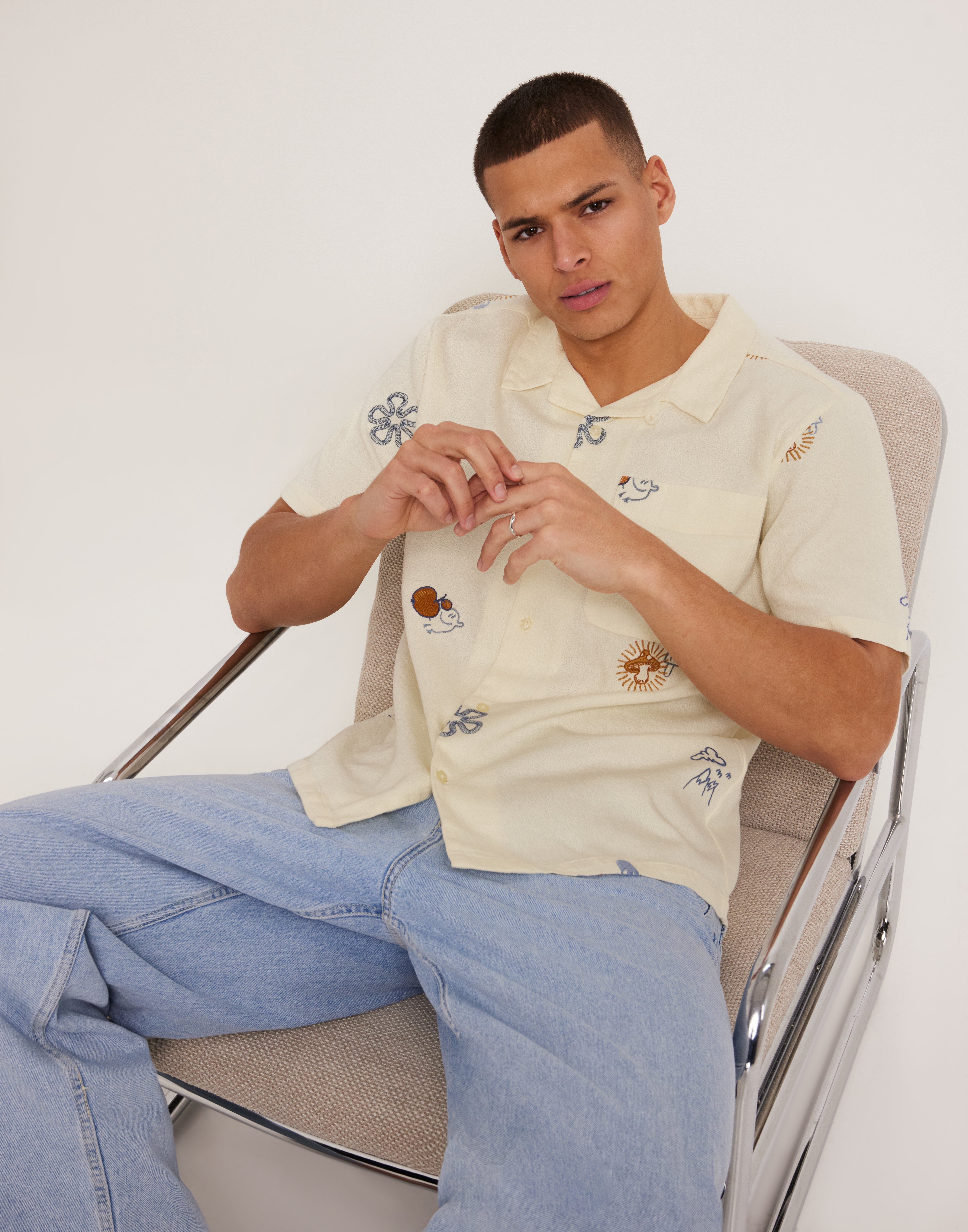 KnowledgeCotton Apparel Box fit short sleeve shirt with embroidery - GOTS/Vegan Kortærmede skjorter Beige