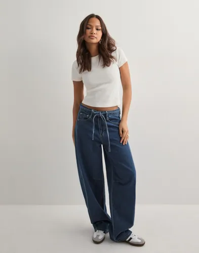 PIECES Pcfenna Mw Tie Barrel Jeans D2D Fsy dam – bild 2