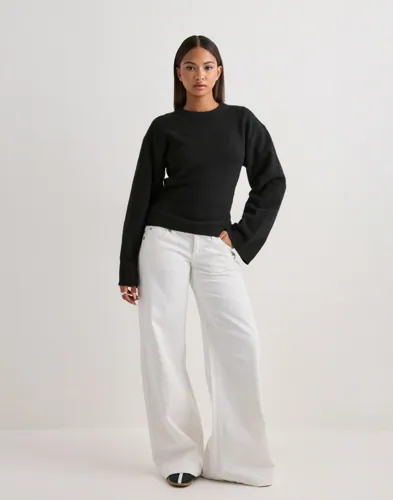 Nelly - Sort - Tight Waist Knit Sweater