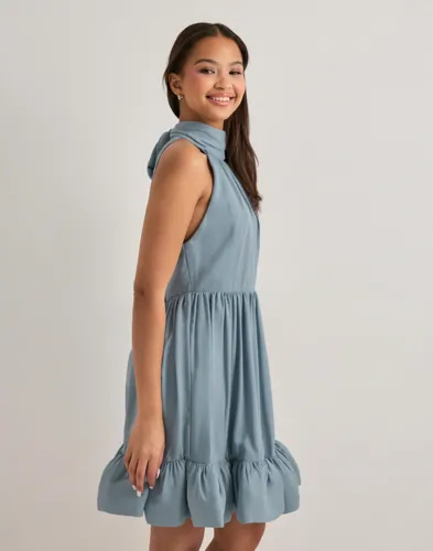 MALINA Fern halterneck ruffled mini dress korta klänningar dam – bild 2