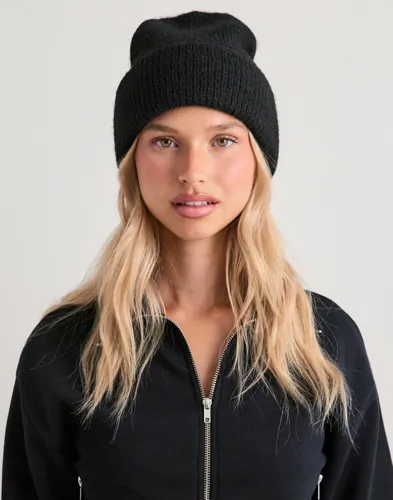 Nelly Fuzzy Beanie mössor dam – bild 2