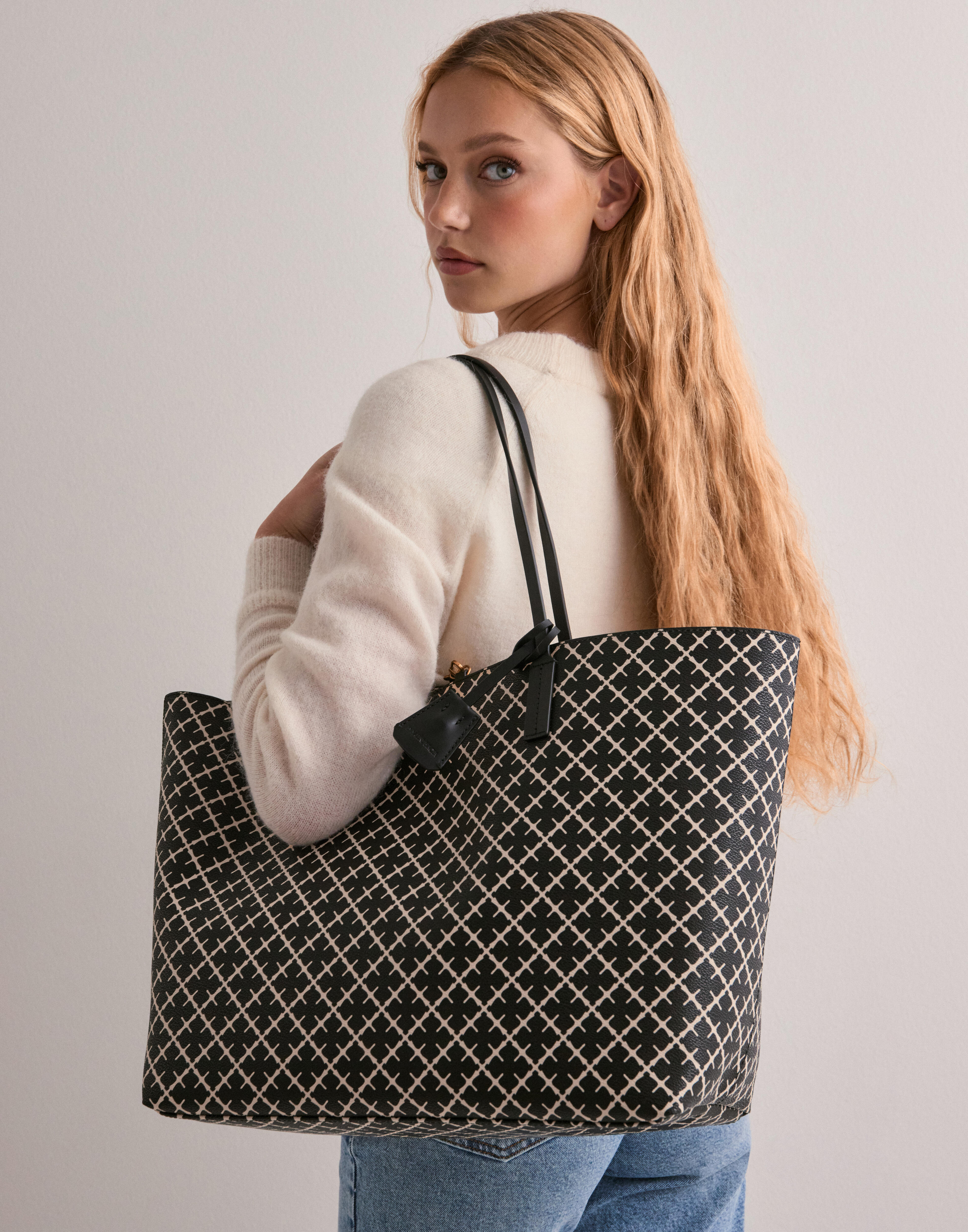 Buy By Malene Birger ABI TOTE - Black | Nelly.com