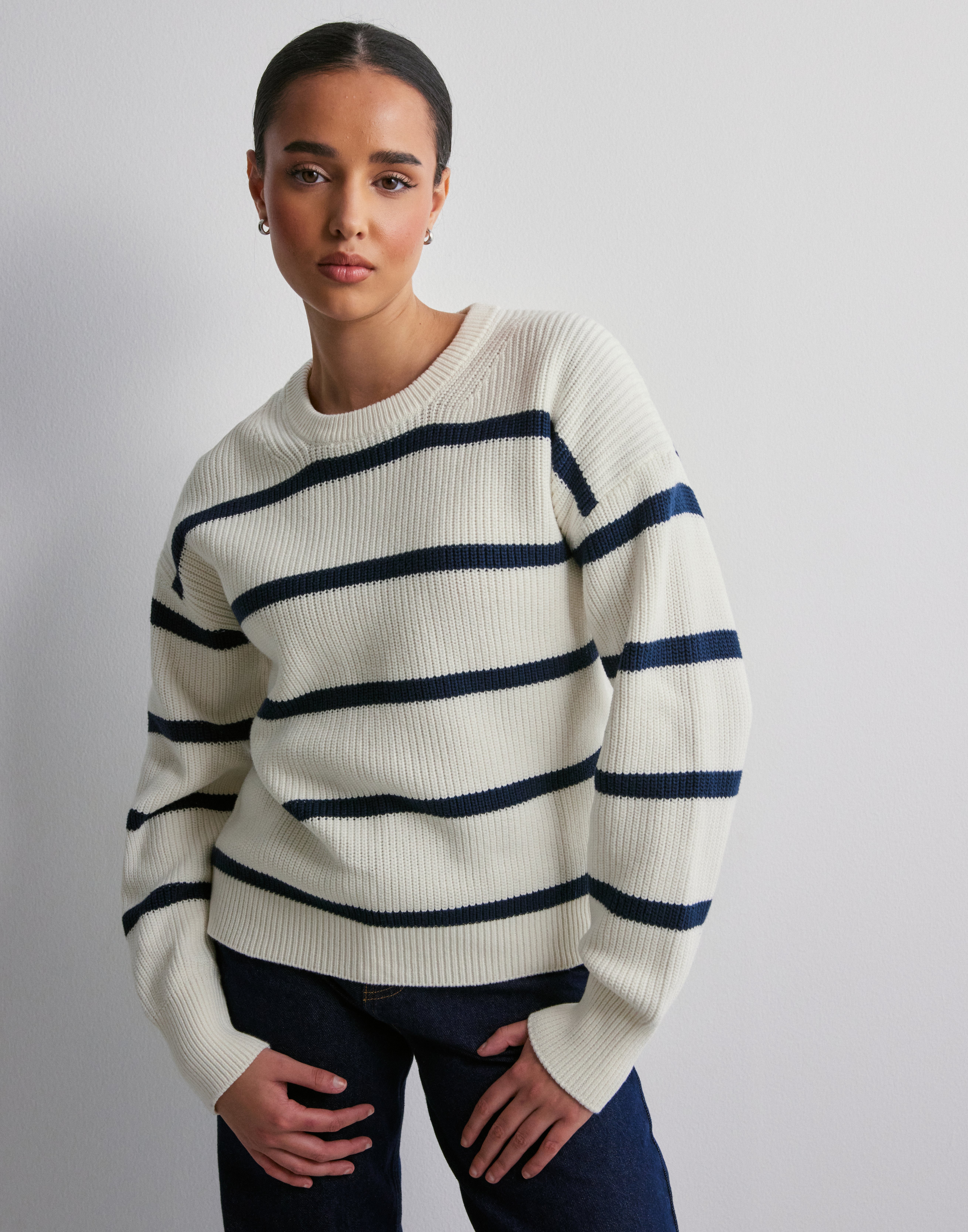 Buy JJXX JXMILA TWIST STRIPE CREW NECK KNIT - Dress Blues /Snow