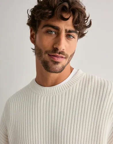 Que Sera Sera Roy Ribbed Knit Sweater Stickade tröjor herr – bild 3