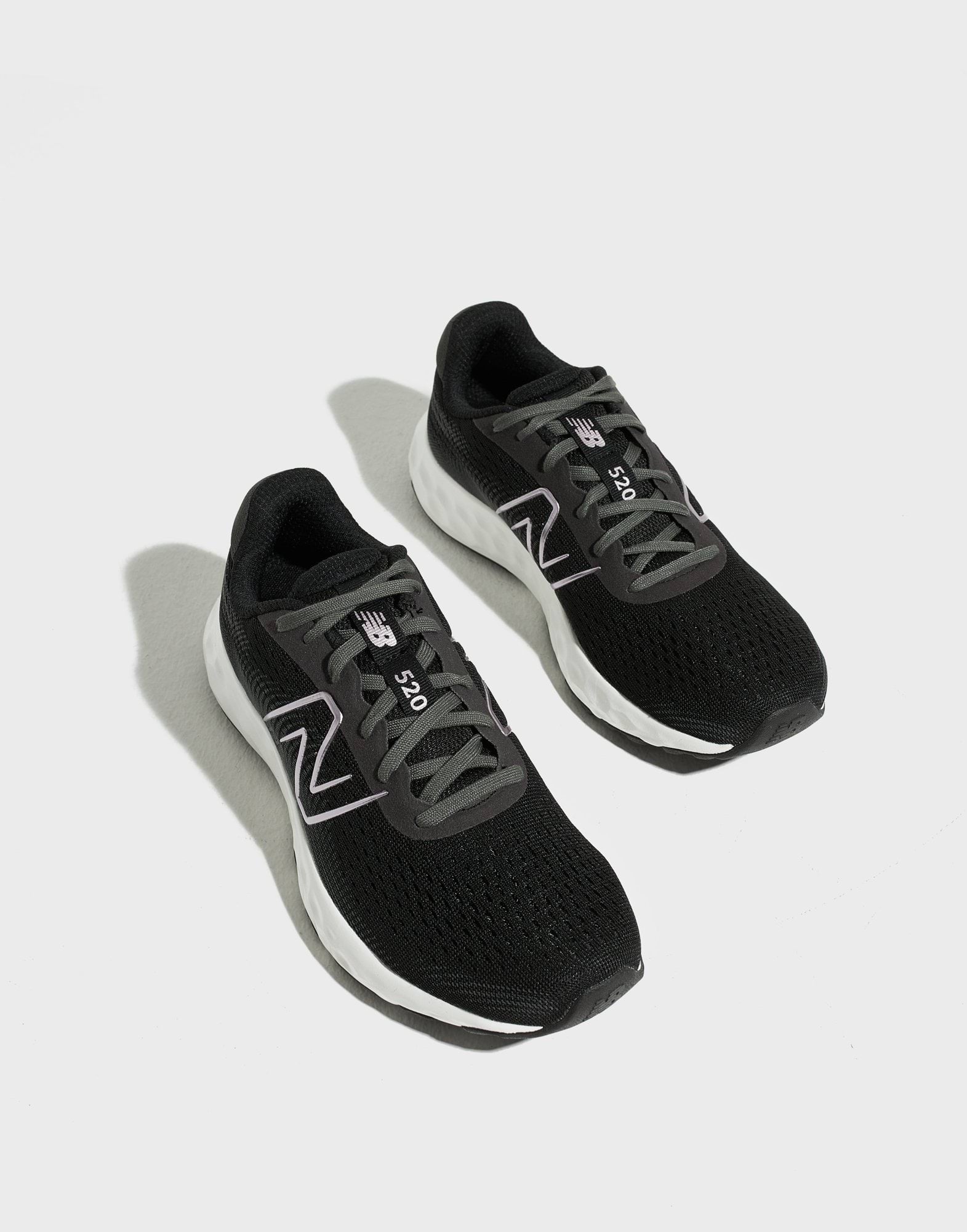 New Balance 520v8