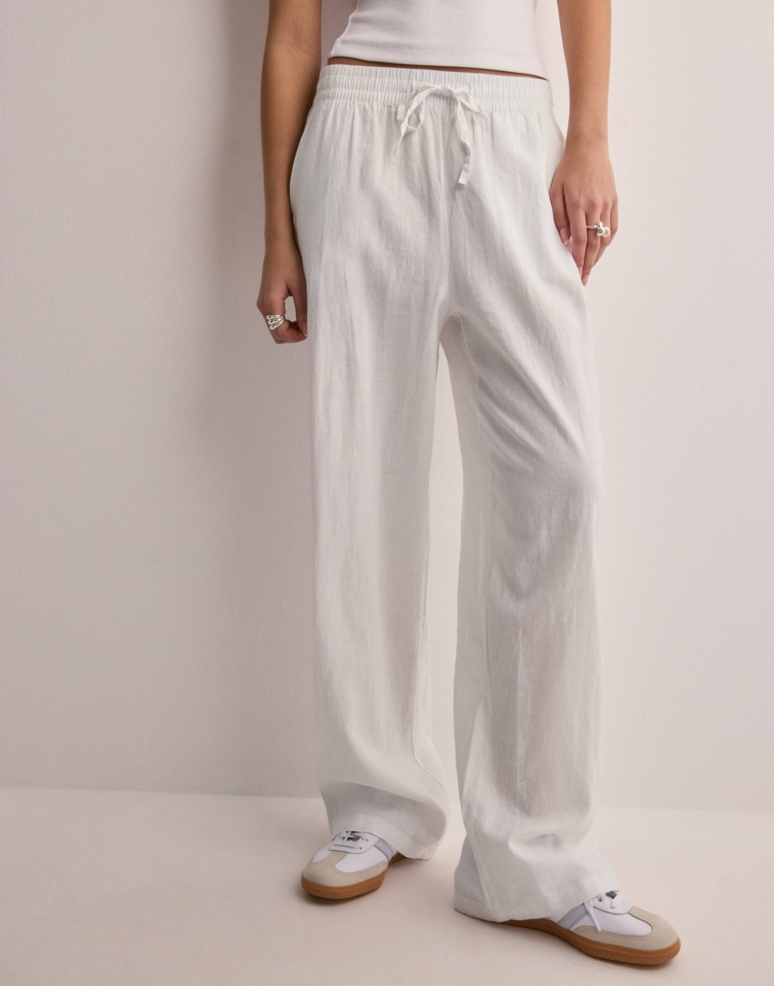 VERO MODA Loosefit Broek 'VMLINN' in Lichtblauw | ABOUT YOU