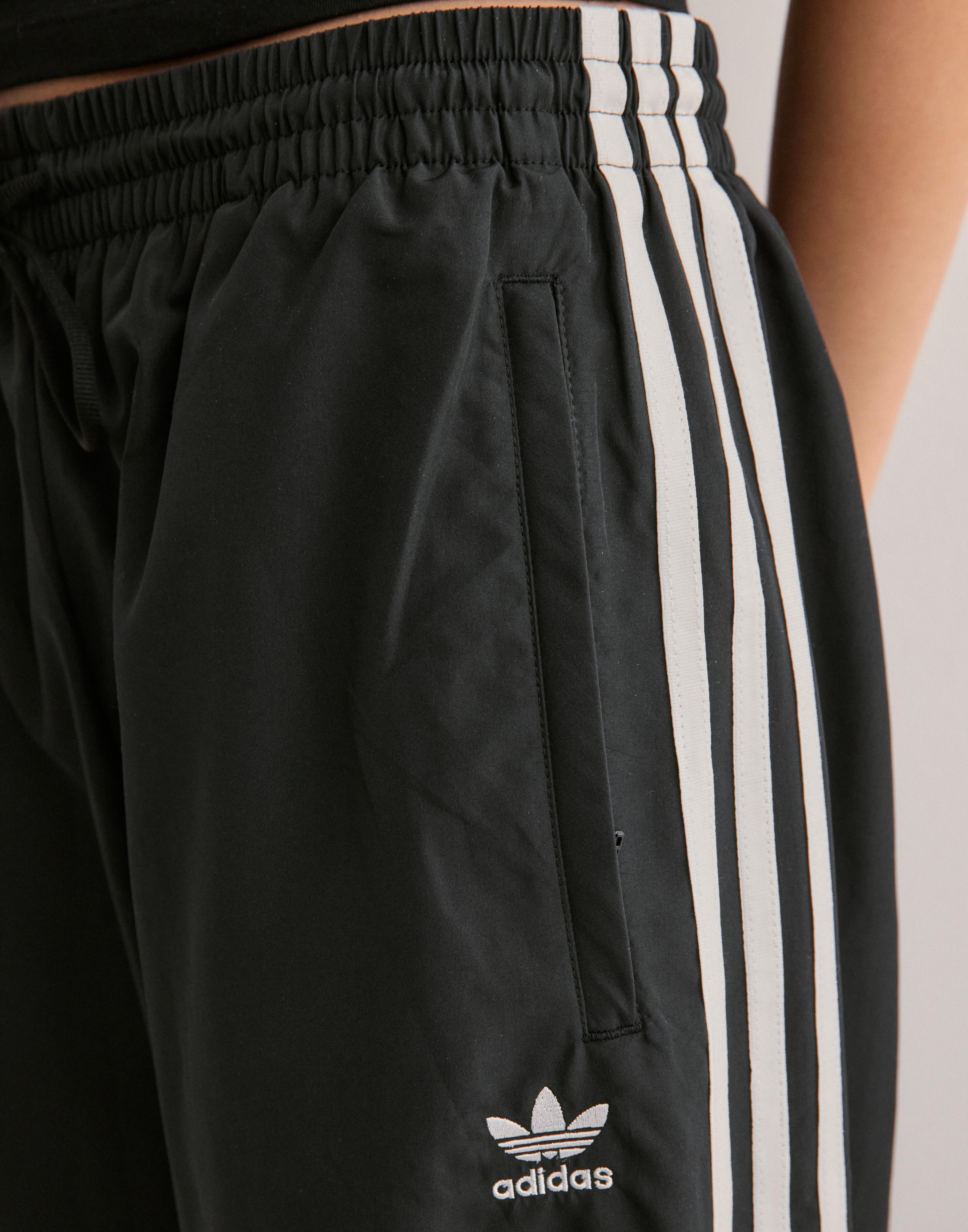 Buy Adidas Originals OVERSIZED TP - Black | Nelly.com Buy Adidas Originals OVERSIZED TP - Black | Nelly.com
