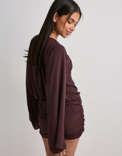 Nelly Wrap Volume Sleeve Dress omlottklänningar dam – bild 3