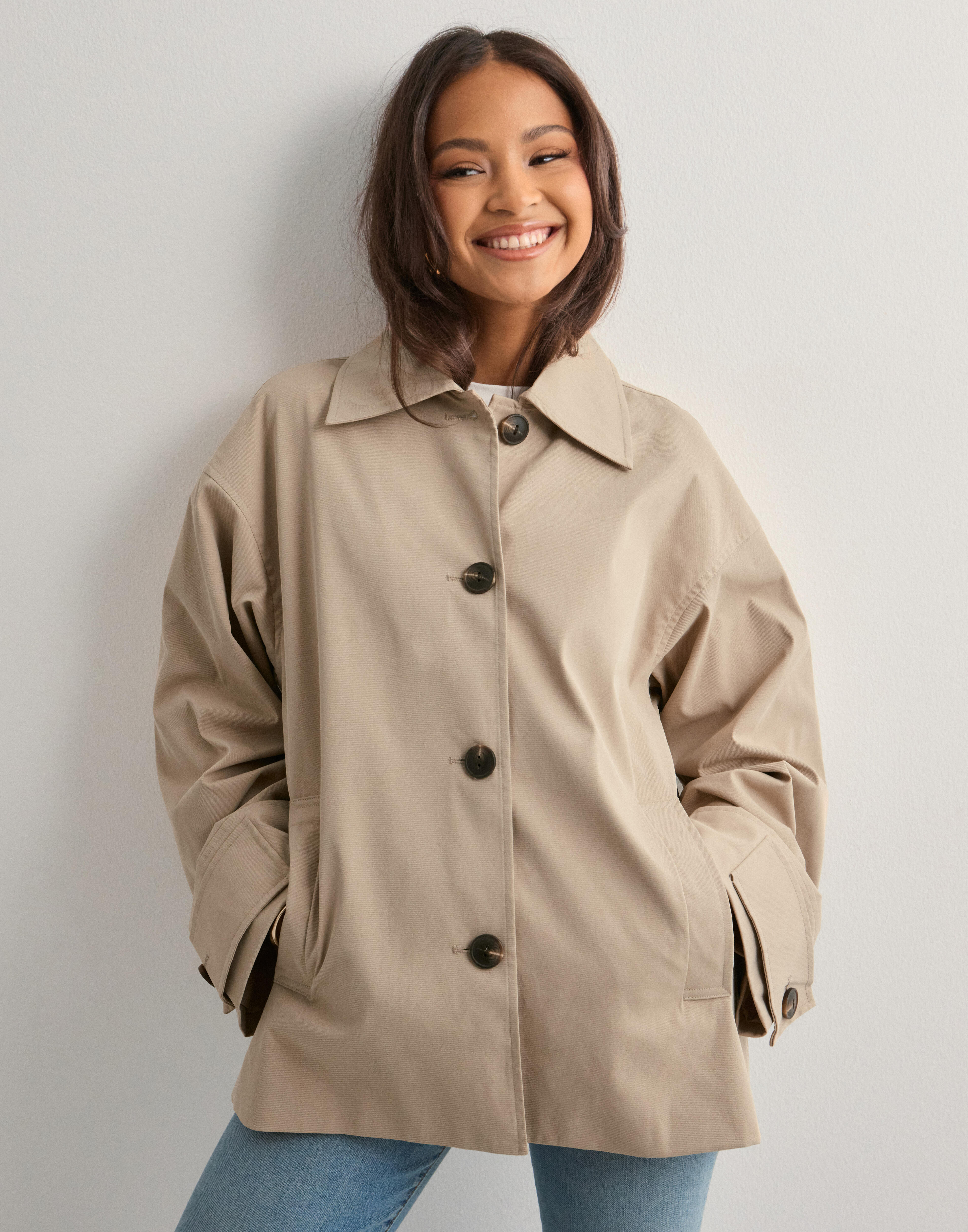 Stylish trench coats - long & short | Nelly Stylish trench coats - long & short | Nelly