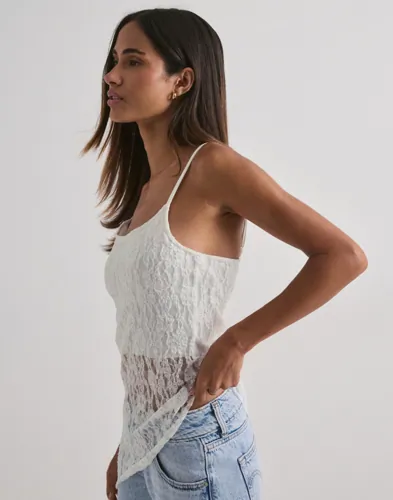 PIECES Pcariana Sl Asymmetric Lace Top D2D toppar dam – bild 3