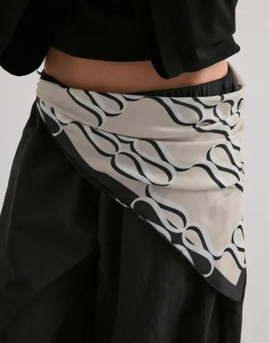 Malina - Sort - Silk Twill Scarf 65x65