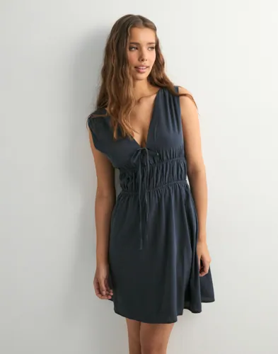 Only - Blå - Onlfeline Life Sl V-Neck Dress Wvn