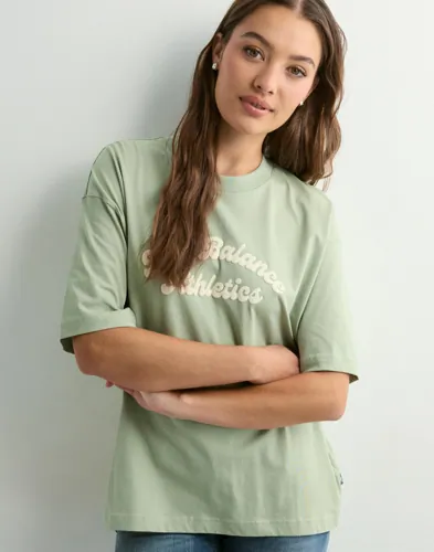 New Balance - Grøn - Linear Heritage Oversized T-Shirt