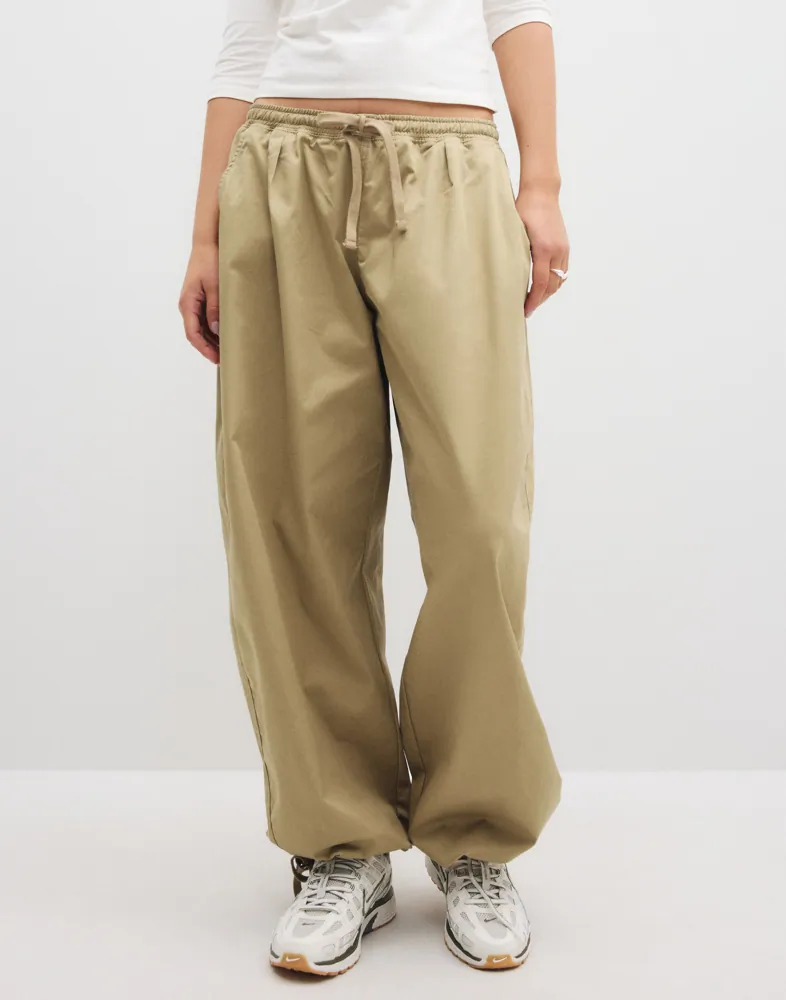 NIKE W Nk Street Utlty Wvn Os Pant byxor dam – bild 3