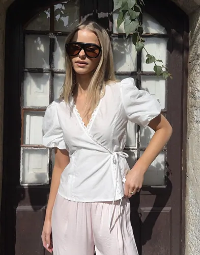 Nelly - Vit - Puff Sleeve Wrap Blouse