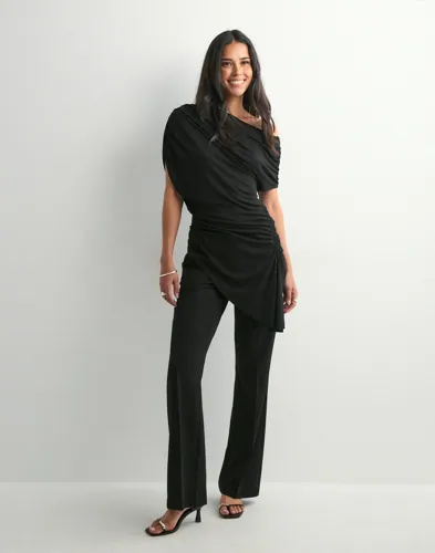 Nelly Ultimate Drape Top toppar dam – bild 2