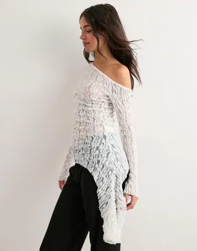 Nelly Asymmetric Lace Top toppar dam – bild 2