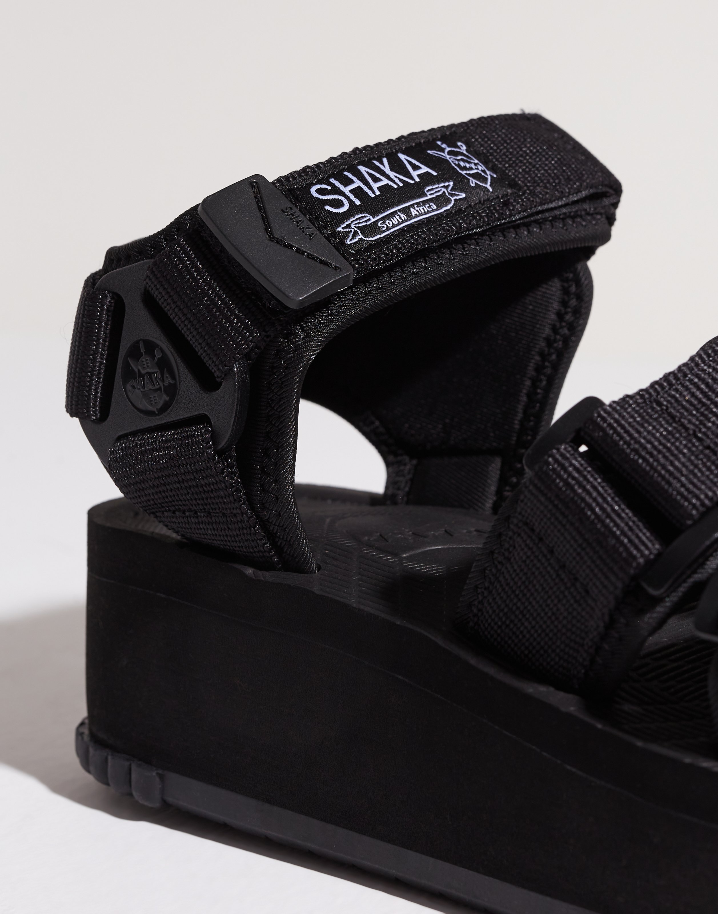 Buy Shaka NEO BUNGY PLATFORM - Black | Nelly.com