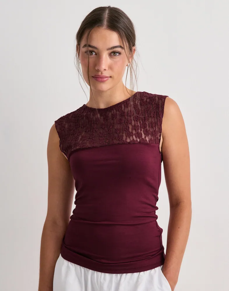 Nelly - Röd - Lace Blocking Sleeveless Top